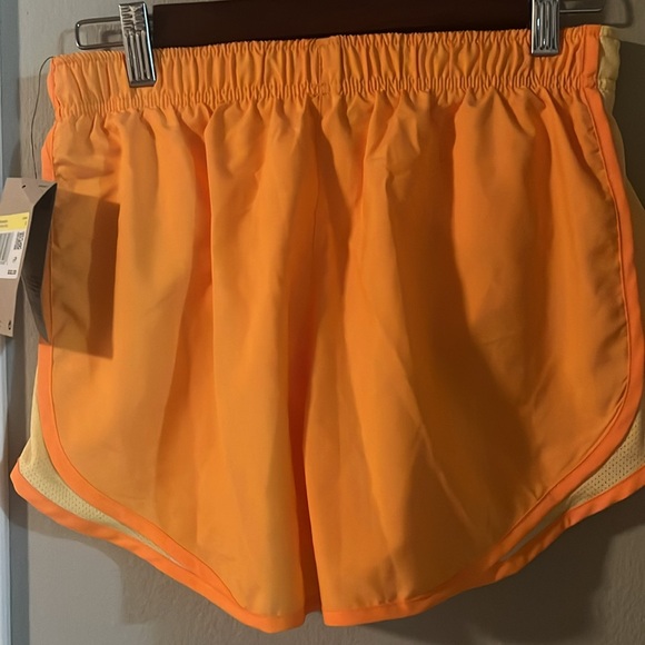 ⭐️NWT⭐️ Nike Dri-Fit shorts 🧡🩳 - Picture 2 of 5